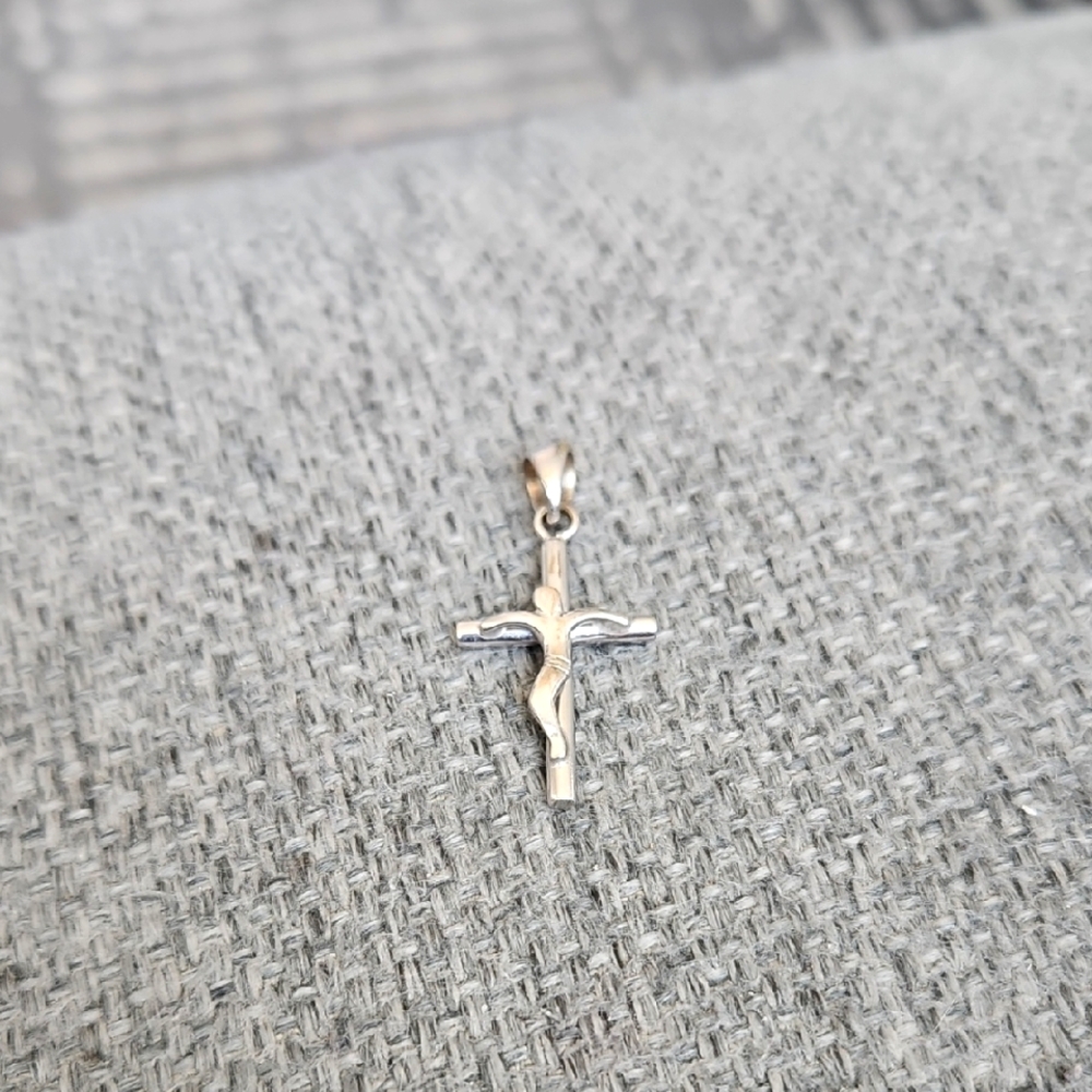 18k WHITE Gold Cross Pendant
